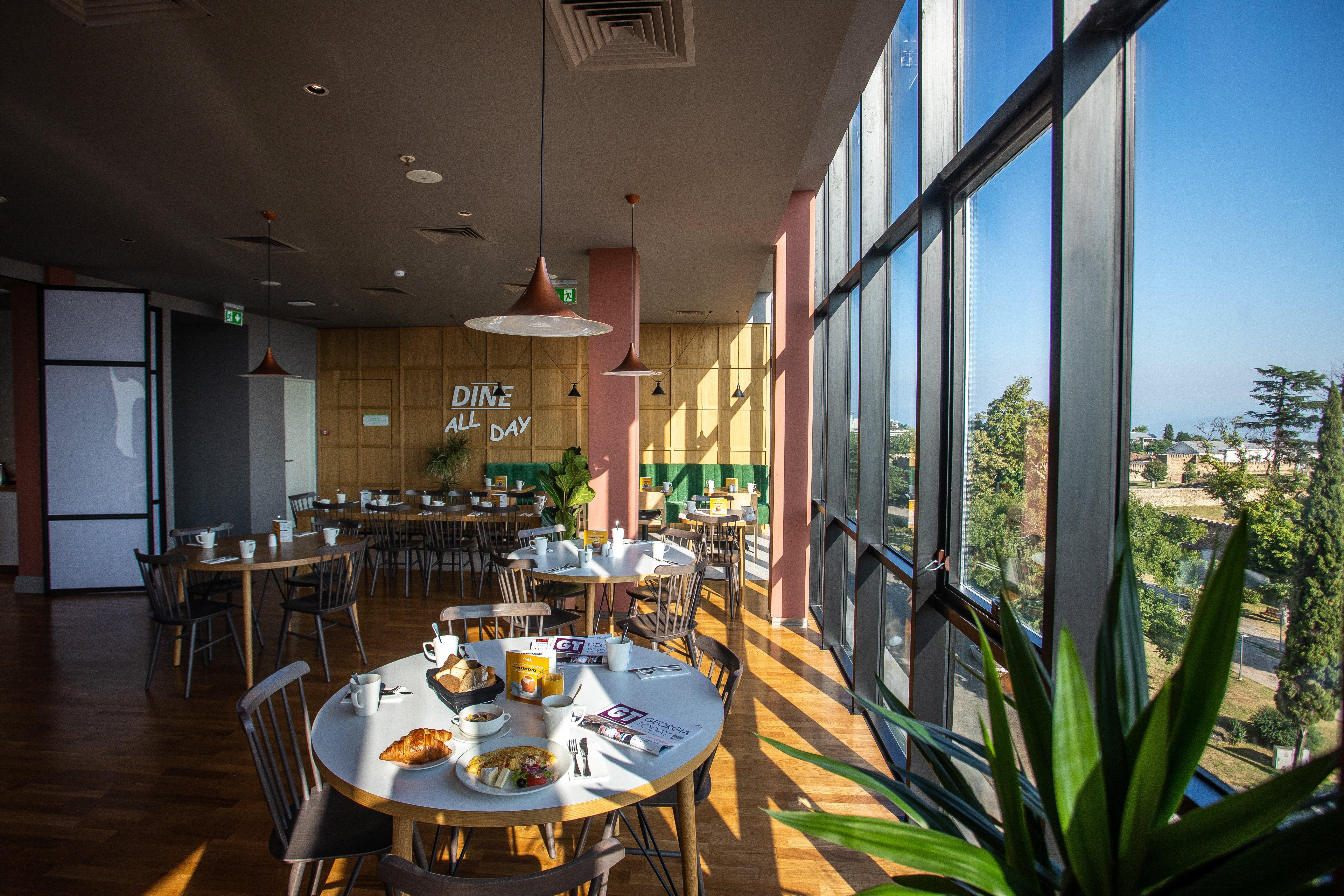 Holiday Inn Telavi By Ihg Zewnętrze zdjęcie